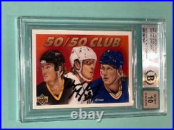 WAYNE GRETZKY Signed 1991-92 UPPER DECK Card #45 50/50 CLUB Beckett GRADED 10