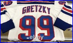 WAYNE GRETZKY Signed Autographed New York Rangers Jersey BAS BECKETT