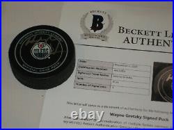 WAYNE GRETZKY Signed EDMONTON OILERS Official GAME Puck with Beckett LOA