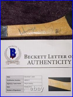 WAYNE GRETZKY Signed GAME USED Easton Aluminum STICK with Beckett LOA (BAS)