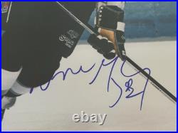 WAYNE GRETZKY Signed L. A. KINGS 8 X 10 PHOTO Beckett Encapsulated (BAS)