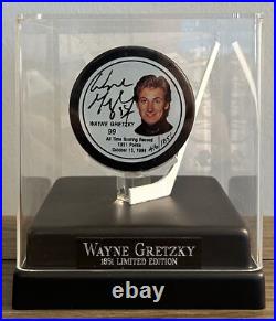 WAYNE GRETZKY Signed Puck All Time Scoring Record #416/1851 with Display Case WOW