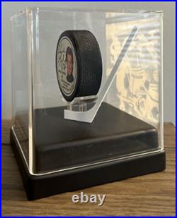 WAYNE GRETZKY Signed Puck All Time Scoring Record #416/1851 with Display Case WOW