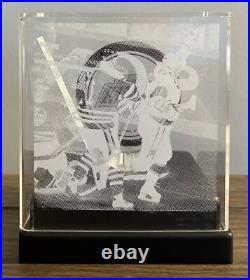 WAYNE GRETZKY Signed Puck All Time Scoring Record #416/1851 with Display Case WOW