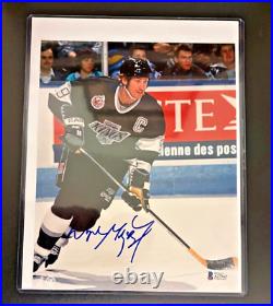 WAYNE GRETZKY THE GREAT ONE Beckett AUTOGRAPHED Signed 8x10 Photo! +FULL BAS LOA