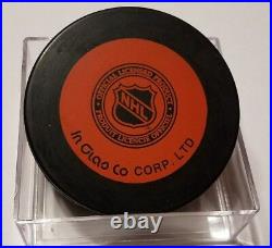 WAYNE GRETZKY signed AUTOGRAPHED PUCK HOF LA LOS ANGELES KINGS VINTAGE INGLASCO