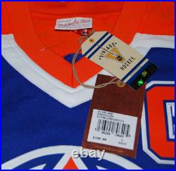 WAYNE GRETZKY signed (EDMONTON OILERS) M&N hockey jersey BECKETT AE38945