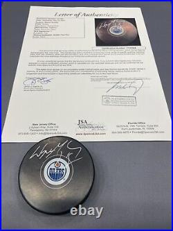 WAYNE GRETZKY signed EDMONTON OILERS puck JSA COA Full LOA