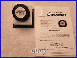 WAYNE GRETZKY signed KINGS puck BECKETT COA Full LOA