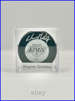 WAYNE GRETZKY signed KINGS puck BECKETT COA Full LOA
