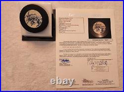 WAYNE GRETZKY signed KINGS puck JSA COA Full LOA