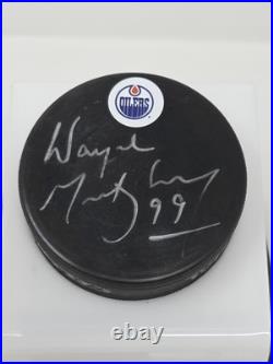 WAYNE GRETZKY signed OILERS puck JSA COA Full LOA full signature