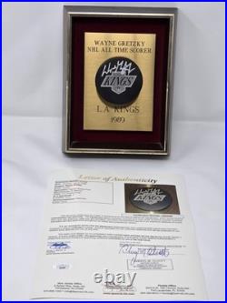 WAYNE GRETZKY signed framed KINGS puck JSA COA Full LOA full signature