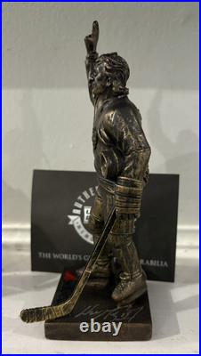 WAYNE GREYZKY #99 Signed AUTO Mini Kings STATUE Upper Deck Authenticated UDA