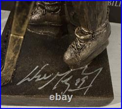 WAYNE GREYZKY #99 Signed AUTO Mini Kings STATUE Upper Deck Authenticated UDA