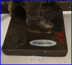 WAYNE GREYZKY #99 Signed AUTO Mini Kings STATUE Upper Deck Authenticated UDA