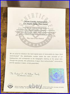 WAYNE GREYZKY #99 Signed AUTO Mini Kings STATUE Upper Deck Authenticated UDA