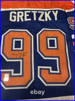 Waynd Gretzky Signed Oilers Jersey With Gretzky Holographic Coa