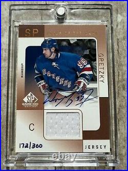 Wayne Gretzky 2000 UD SP Game Used Edition TOTT Auto Autograph Jersey /300