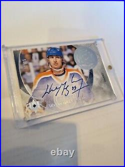 Wayne Gretzky 2016-17 UD Ultimate Collection Signature Auto On-Card /25 SL-WG