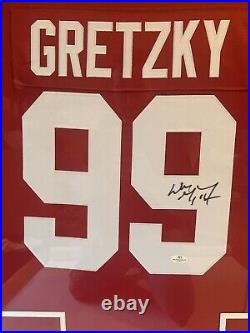 Wayne Gretzky #99 Signed Team Canada Hockey Jersey Custom Framed With COA