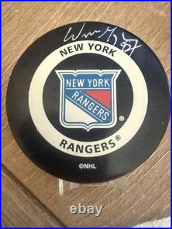 Wayne Gretzky Autograph New York Rangers Hockey Puck PSA/DNA COA BAE58287 Signed