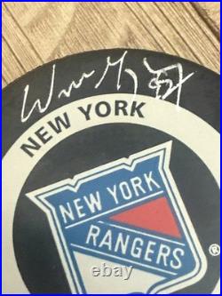 Wayne Gretzky Autograph New York Rangers Hockey Puck PSA/DNA COA BAE58287 Signed