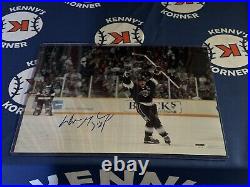 Wayne Gretzky Autographed 11x14 Photo PSA/COA