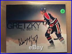 Wayne Gretzky Autographed 8x10 Photo w COA