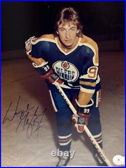 Wayne Gretzky Autographed 8x10 Rookie Photo Signed In Blue Sharpie