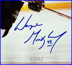 Wayne Gretzky Autographed Framed 8x10 Photo Kings Gem 10 Auto PSA/DNA #AN06396