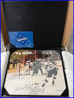 Wayne Gretzky Autographed Lithograph 2000 Points withAutographed Photo of 802 Goal