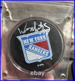Wayne Gretzky Autographed New York Rangers Logo Hockey Puck HOF