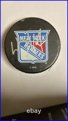 Wayne Gretzky Autographed Official NHL Hockey Puck New York Rangers