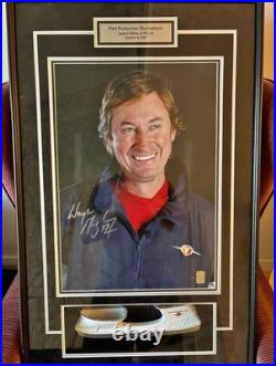 Wayne Gretzky Autographed Photo with Thermablade Skate Blade Framed /299