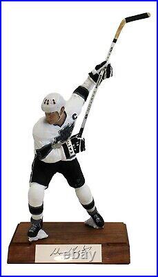 Wayne Gretzky Autographed Salvino Statue LA Kings UDA Upper Deck 626