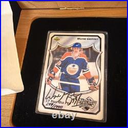 Wayne Gretzky Autographed Signature Series 299/1000 2 Autos In Wooden Box