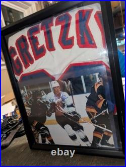 Wayne Gretzky Autographed Signed 8x10 Photo LA Kings Framed Jersey Display COA