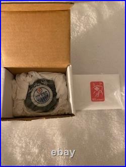 Wayne Gretzky Autographed puck. Comes in WG Authenticity box with the LOA
