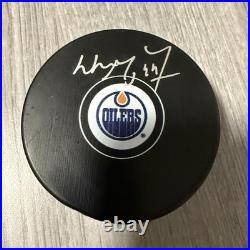 Wayne Gretzky Edmonton Oilers Signed Logo Hockey Puck Autograph with COA