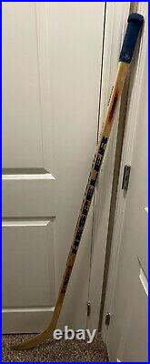 Wayne Gretzky Game Issued Upper Deck Authentic Signed Stick