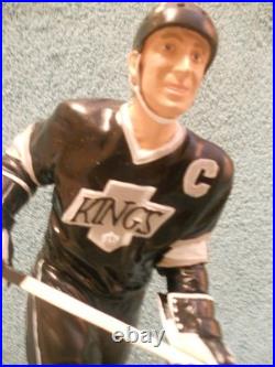 Wayne Gretzky Gartlan USA Hand Signed Figurine