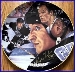 Wayne Gretzky Gordie Howe autographed signed Gartlan plate Los Angeles Kings COA