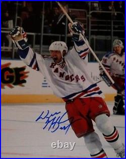 Wayne Gretzky HOF NEW YORK RANGER SIGNED AUTOGRAPHED 11x14 GOAL PHOTO COA