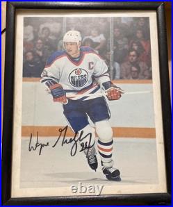 Wayne Gretzky Hand-Signed Photo 8x11 Authentic Edmonton Oilers The Great One NM Wayne Gretzky Hand-Signed Photo 8x11 Authentic Edmonton Oilers The Great One NM