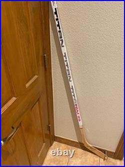 Wayne Gretzky Hockey Stick and Puck signed withCOA