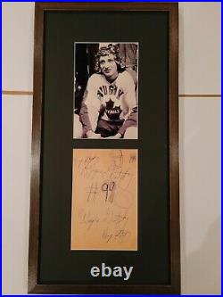 Wayne Gretzky Holy Grail of his Autograph Auto Signed Amazing