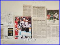 Wayne Gretzky JSA Auto / Autographed Game Program 2 Ticket Stubs & Score Card