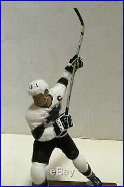 Wayne Gretzky LA Kings signed Salvino Statue mint autograph HOF UDA COA /950