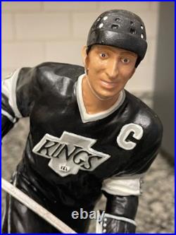 Wayne Gretzky Los Angeles Kings Autographed Gartlan 9 Inch Figurine Statue RARE